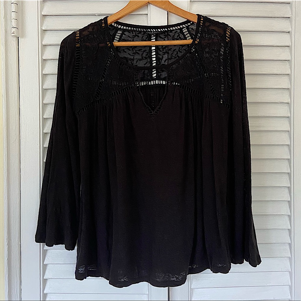 {Lucky Brand} Black Long Sleeve Shirt with Flare Sleeves and Lace Design - M - Picture 2 of 6